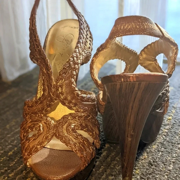 Jessica Simpson Women's Gold Platform Heels Size 7.5 Braided Ankle Strap - Picture 13 of 13